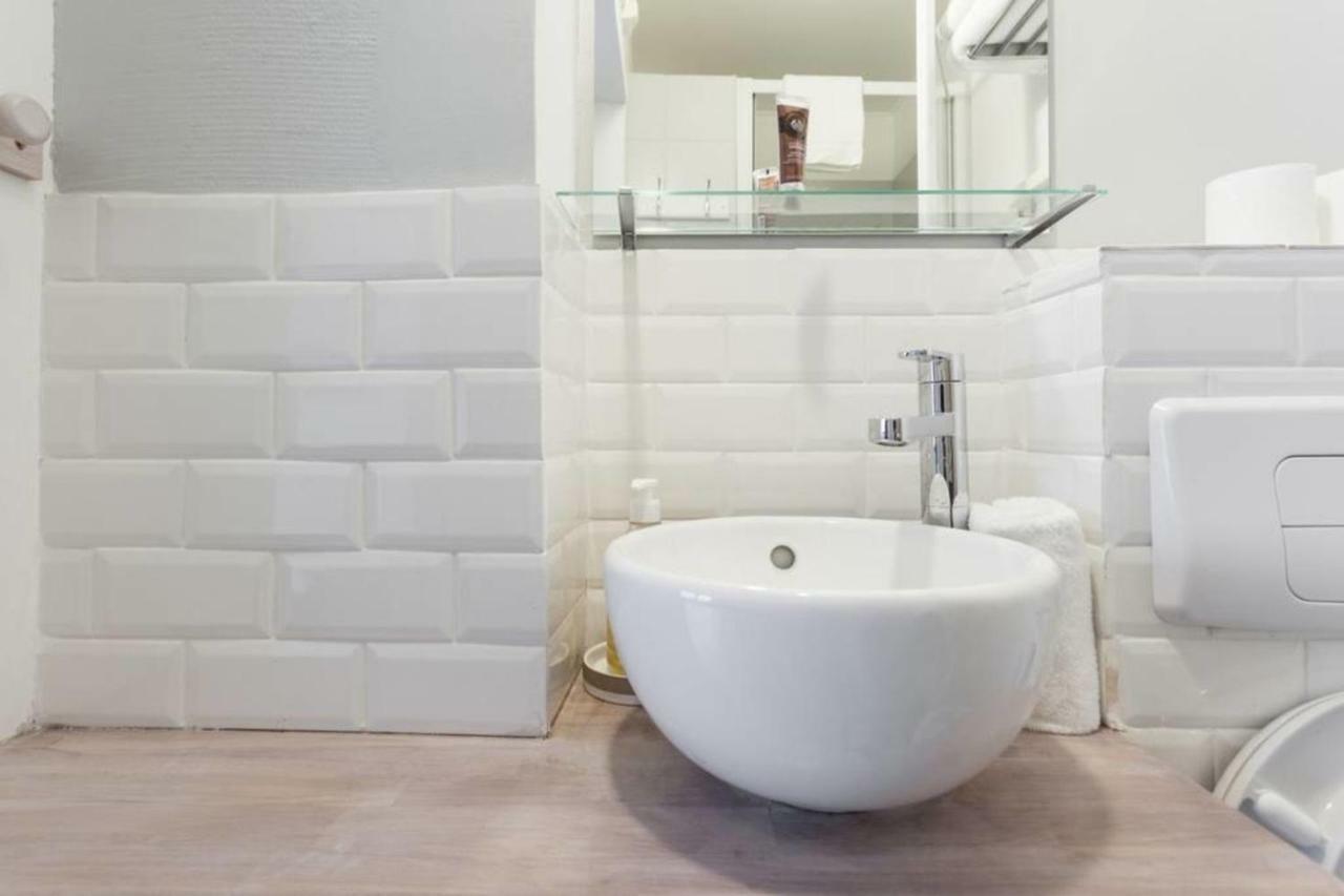 Small Is Beautiful Ideally Located Sleeps 4 Paris Exterior photo